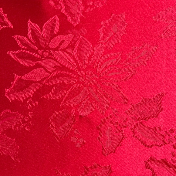 Festive Tablecloth 51"x 69" - Picture 3 of 5